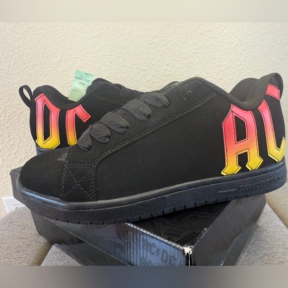 DC Shoes — AC/DC Court Graffik Mens Size 10.5 Shoes in Black/Red, *RARE* - Picture 5 of 16